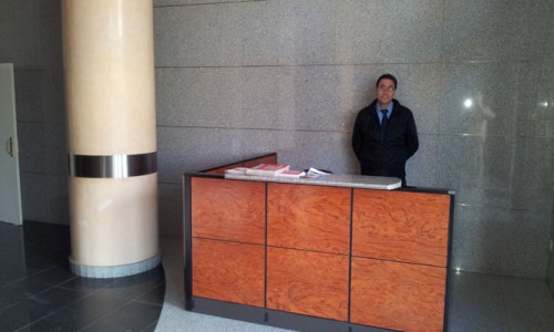 Recepcionista en edificio de oficinas en Valencia