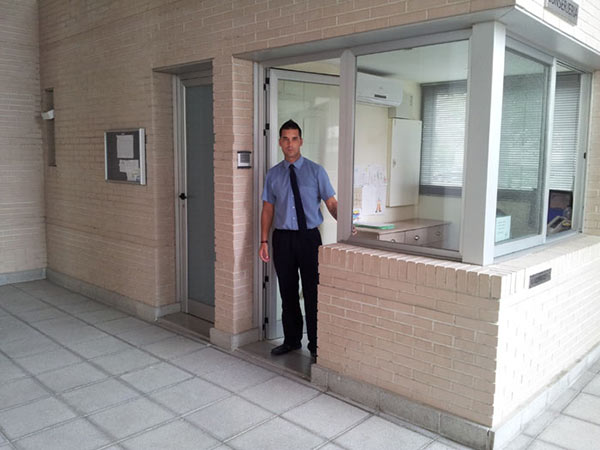 Portero controlador de accesos en Valencia